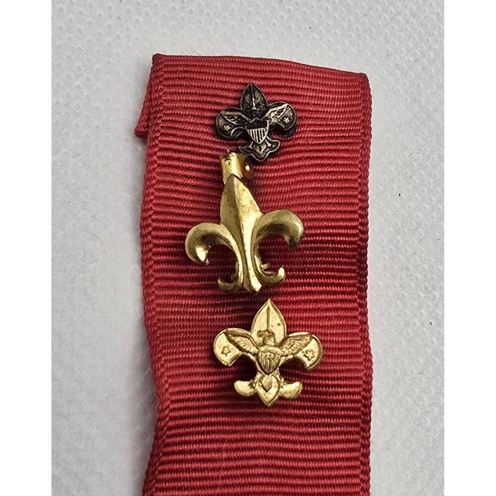 Vintage BSA Eagle Scout Mother's Pin with Red Ribbon Set of 3 - Picture 3 of 7